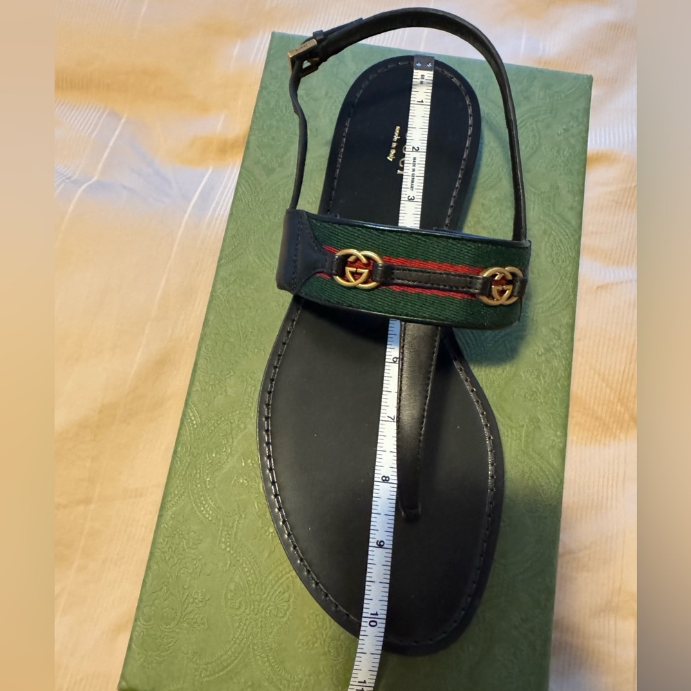 Gucci Black Leather Thong Sandals Green/Red Stripe & Gold Accents Size 39.5 NWT - Picture 9 of 12